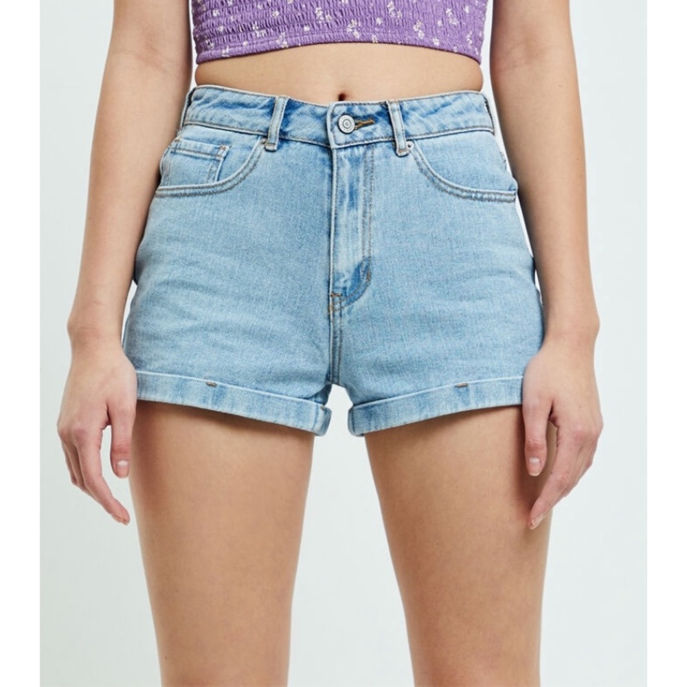 PacSun light blue mom jean shorts size 26